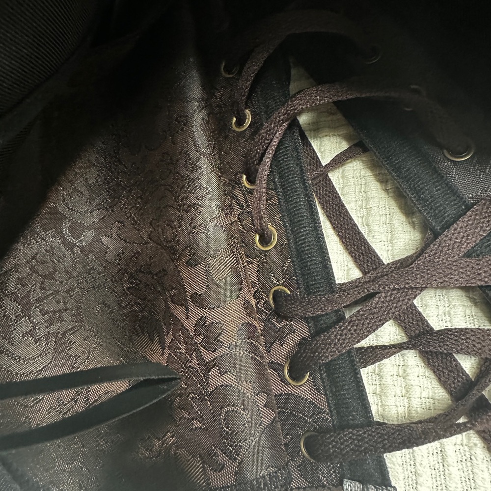Vintage Corset with Buckle Details - Picture 8 of 10